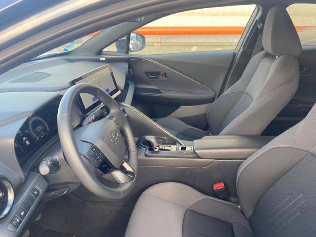 Toyota C-hr 1.8 Advance Hybrid 140