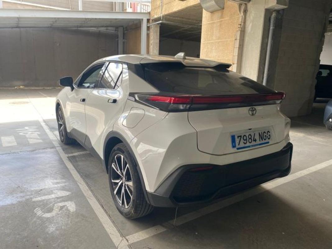 Toyota C-hr 1.8 Advance Hybrid 140