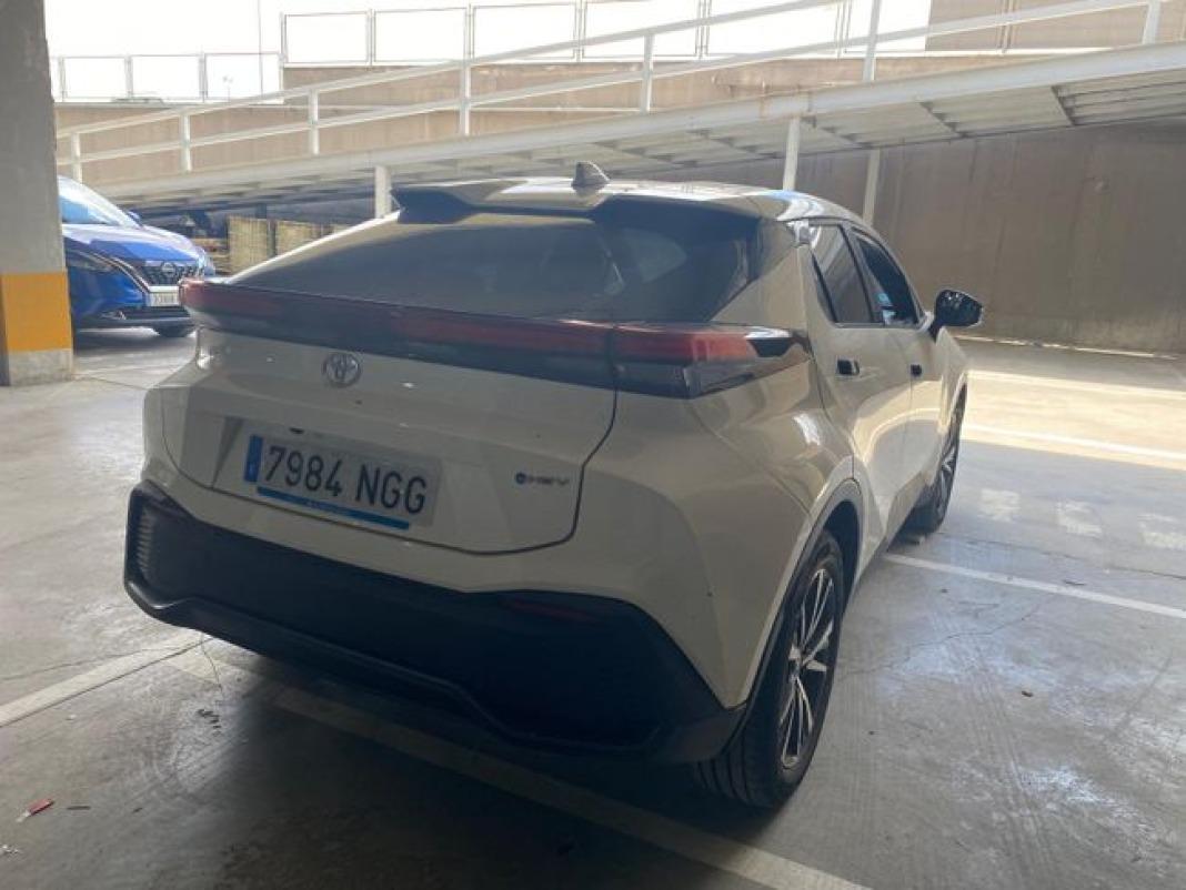 Toyota C-hr 1.8 Advance Hybrid 140