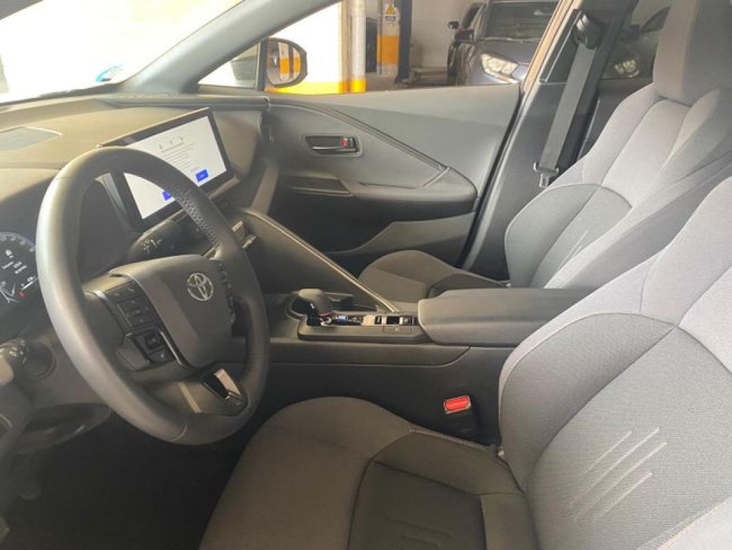 Toyota C-hr 1.8 Advance Hybrid 140