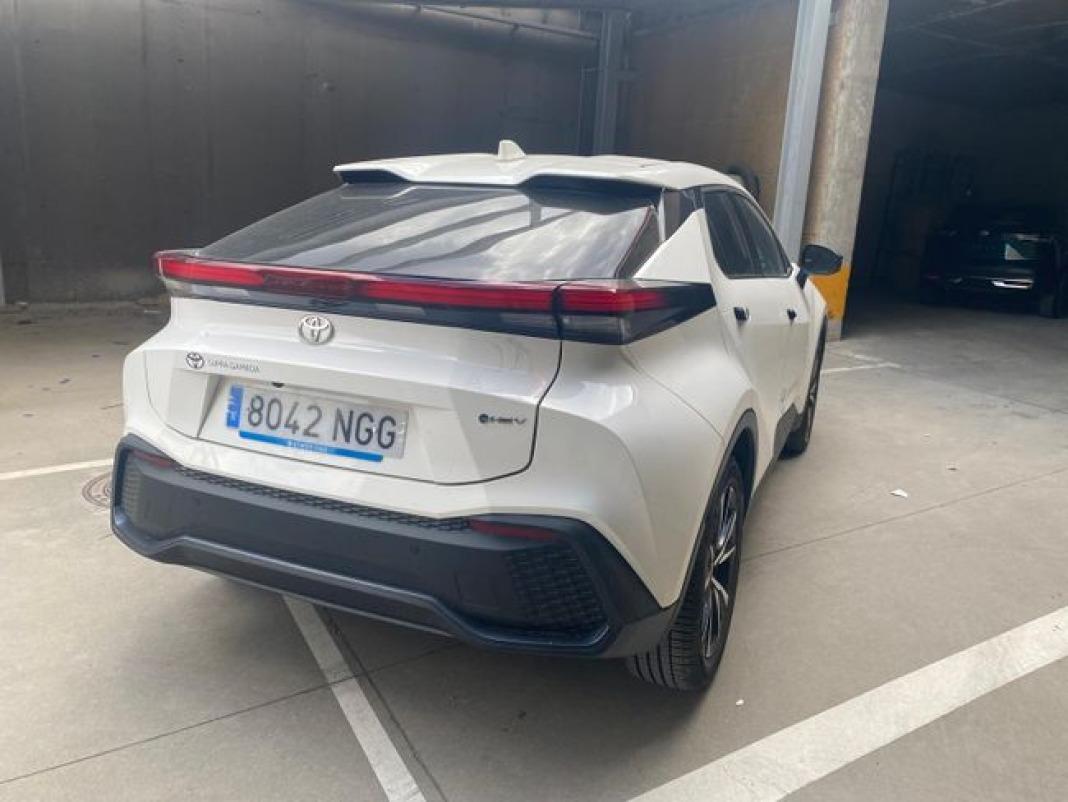Toyota C-hr 1.8 Advance Hybrid 140