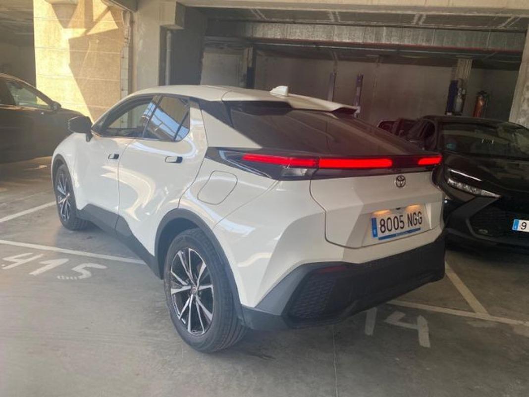 Toyota C-hr 1.8 Advance Hybrid 140