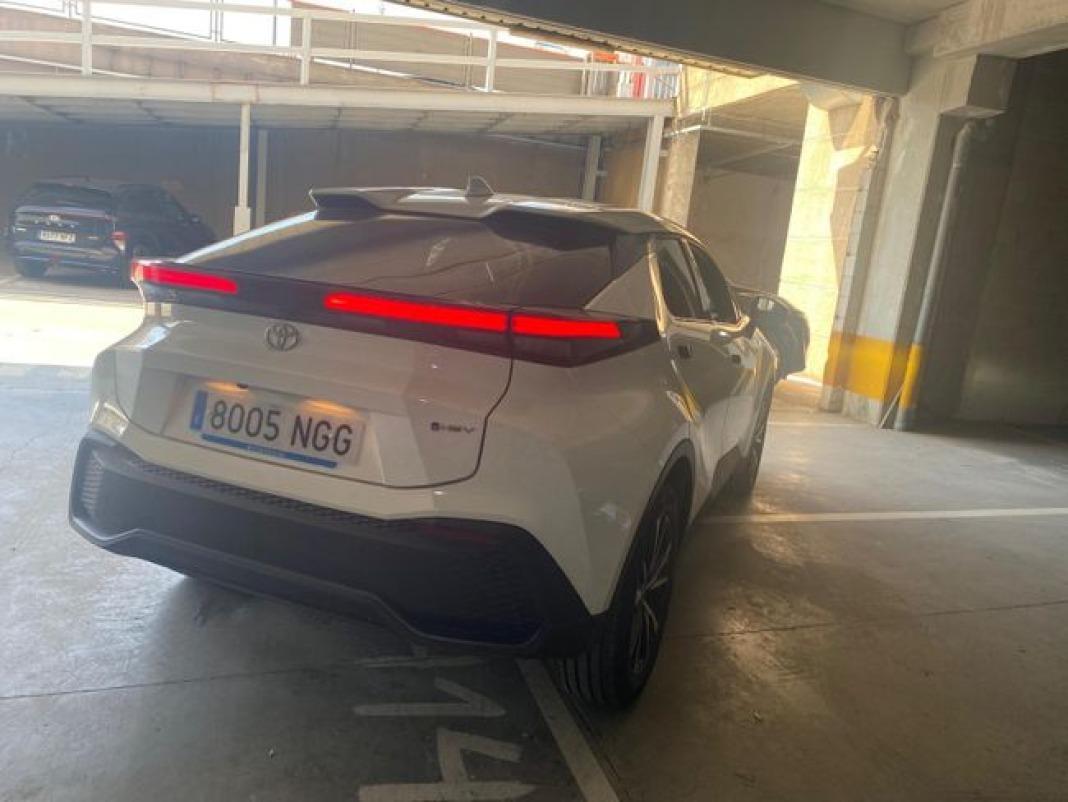 Toyota C-hr 1.8 Advance Hybrid 140