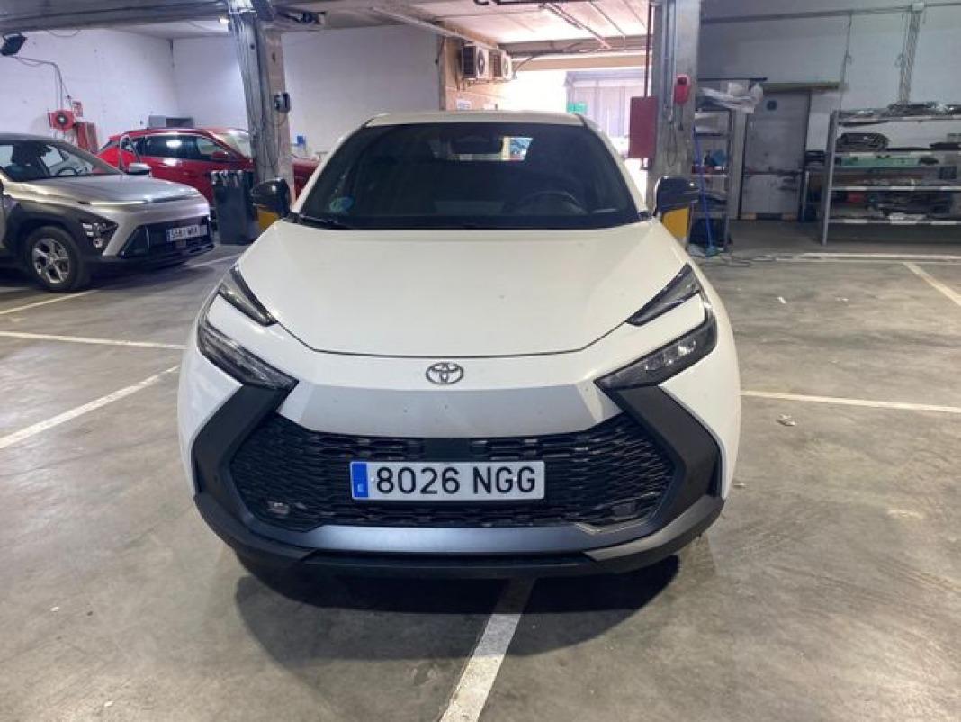 Toyota C-hr 1.8 Advance Hybrid 140