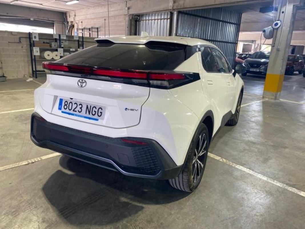 Toyota C-hr 1.8 Advance Hybrid 140