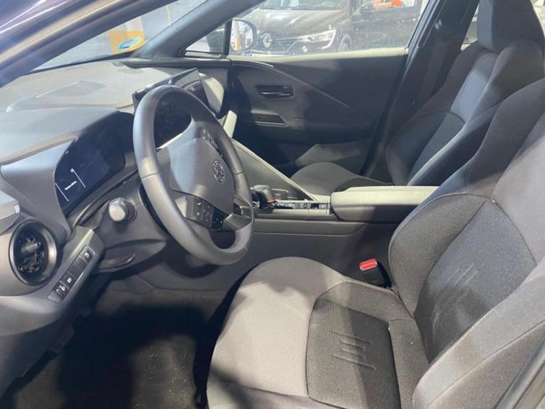 Toyota C-hr 1.8 Advance Hybrid 140
