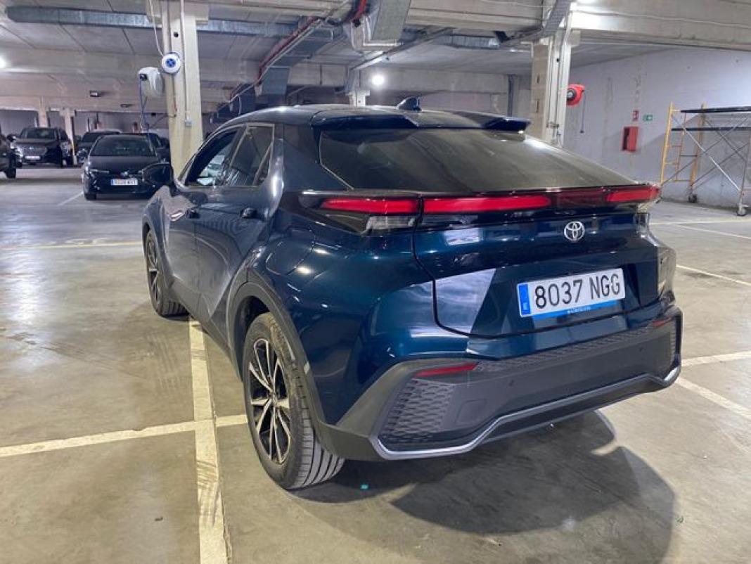 Toyota C-hr 1.8 Advance Hybrid 140