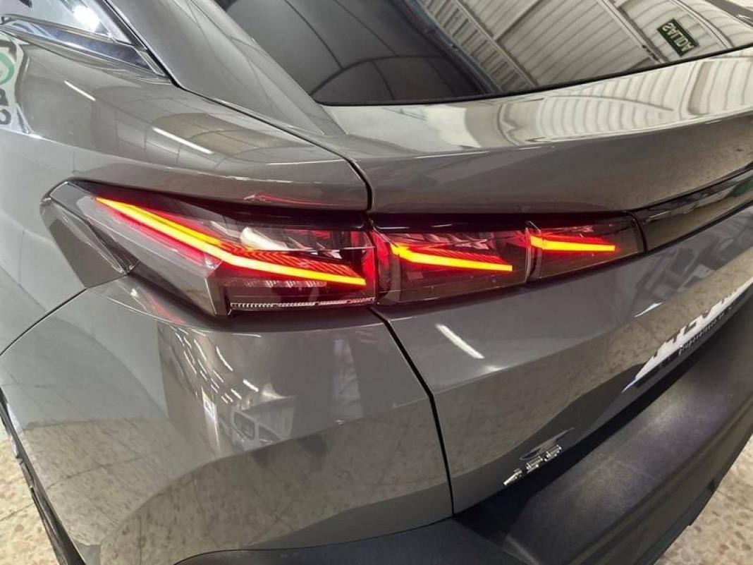 Peugeot 408 PHEV 225 e-EAT8 GT