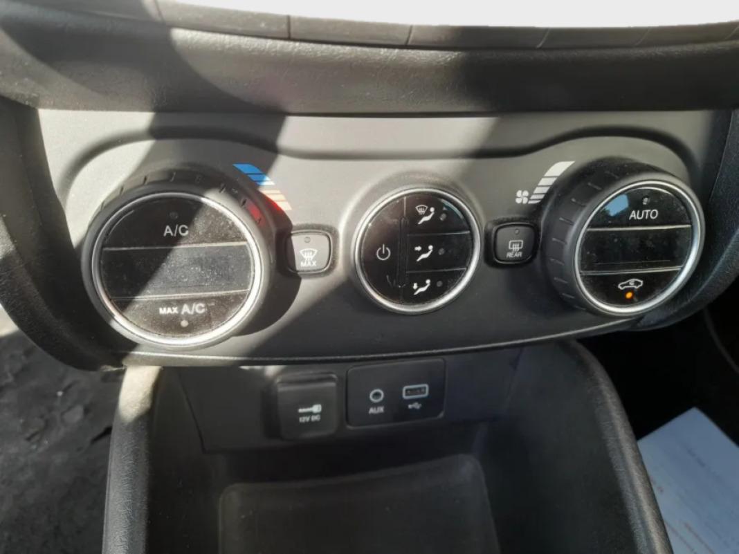 Fiat Tipo 1.4 16v Lounge 70kW 95CV gasolina 5P