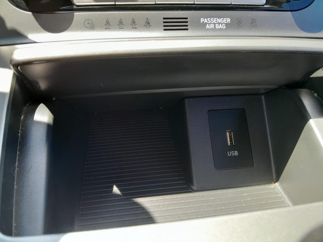 Hyundai Kona 100kW EV Maxx