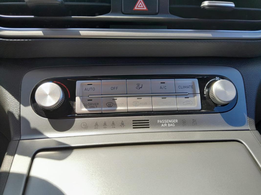 Hyundai Kona 100kW EV Maxx