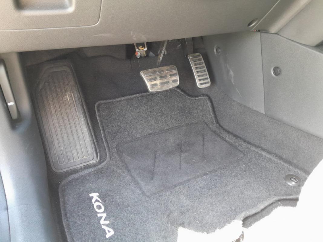 Hyundai Kona 100kW EV Maxx