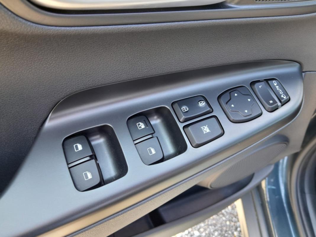 Hyundai Kona 100kW EV Maxx