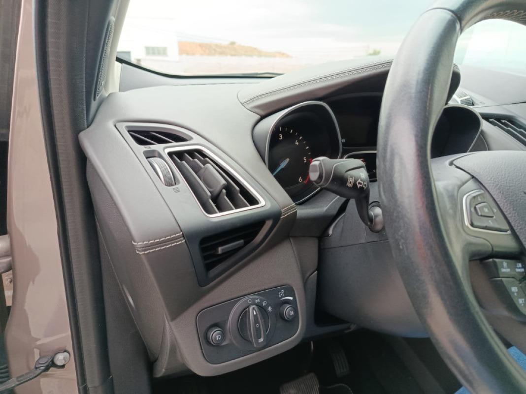 Ford Kuga 2.0 TDCi 132kW 4x4 ASS Vignale Powers.