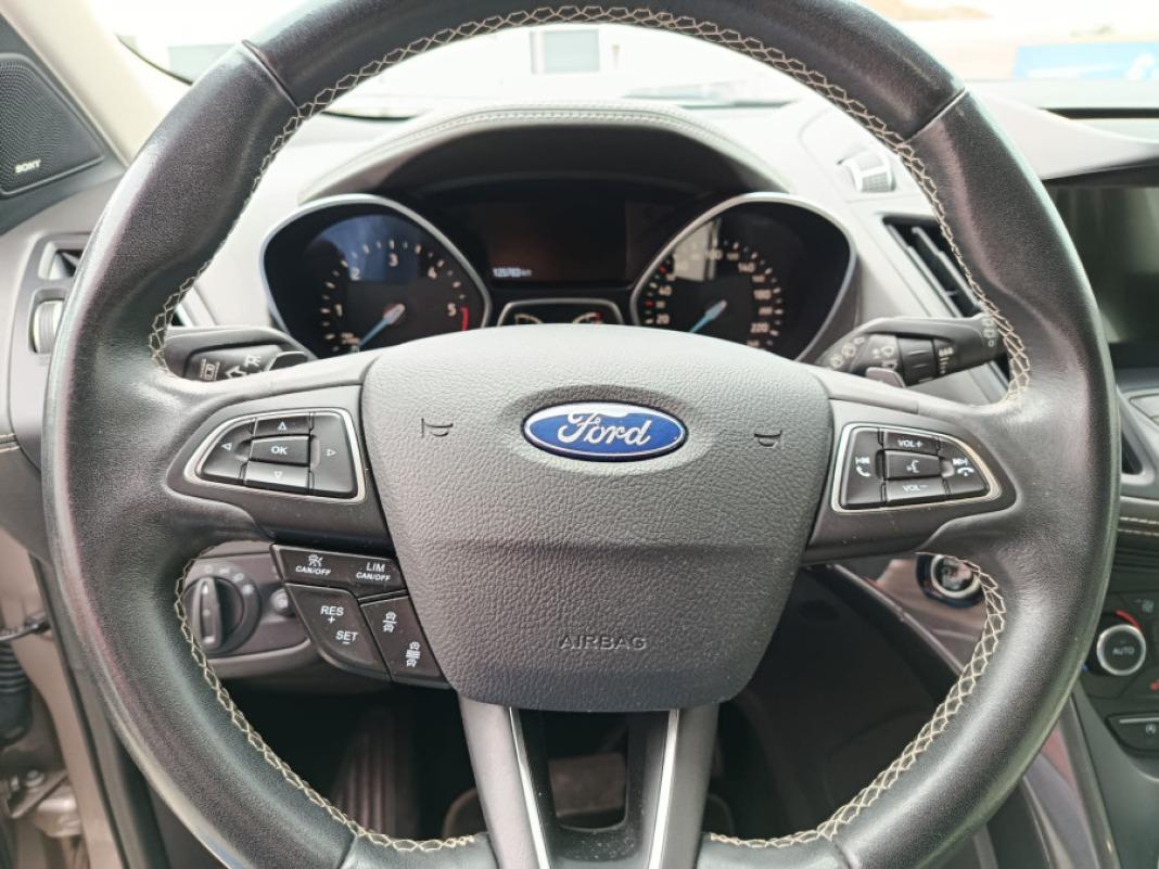Ford Kuga 2.0 TDCi 132kW 4x4 ASS Vignale Powers.