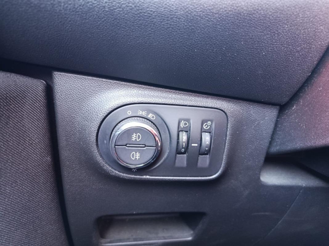 Opel Corsa 1.4 66kW 90CV Expression Pro