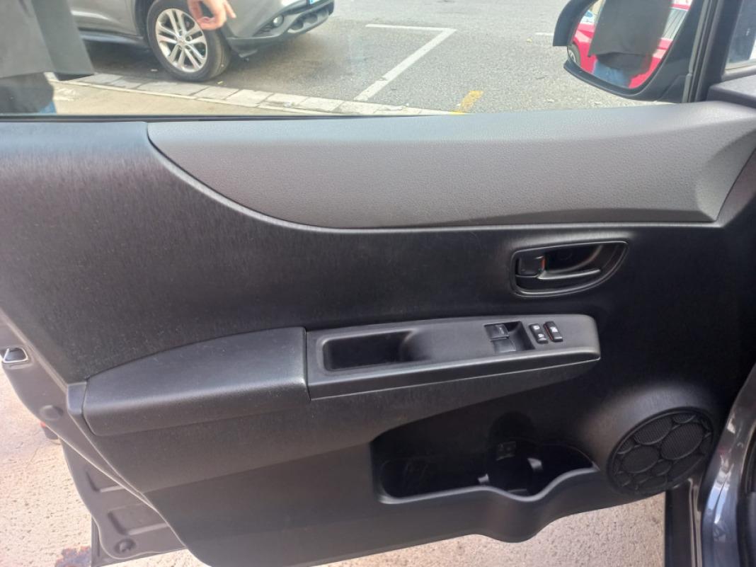 TOYOTA Yaris 70 LIVE