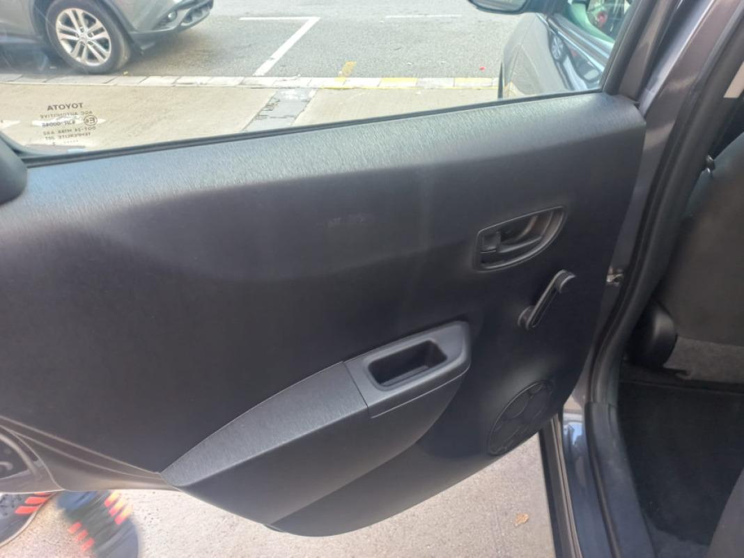 TOYOTA Yaris 70 LIVE