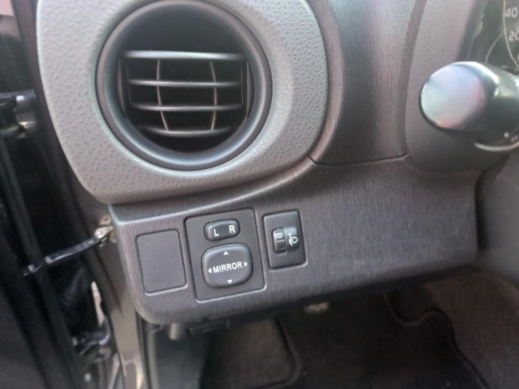 TOYOTA Yaris 70 LIVE