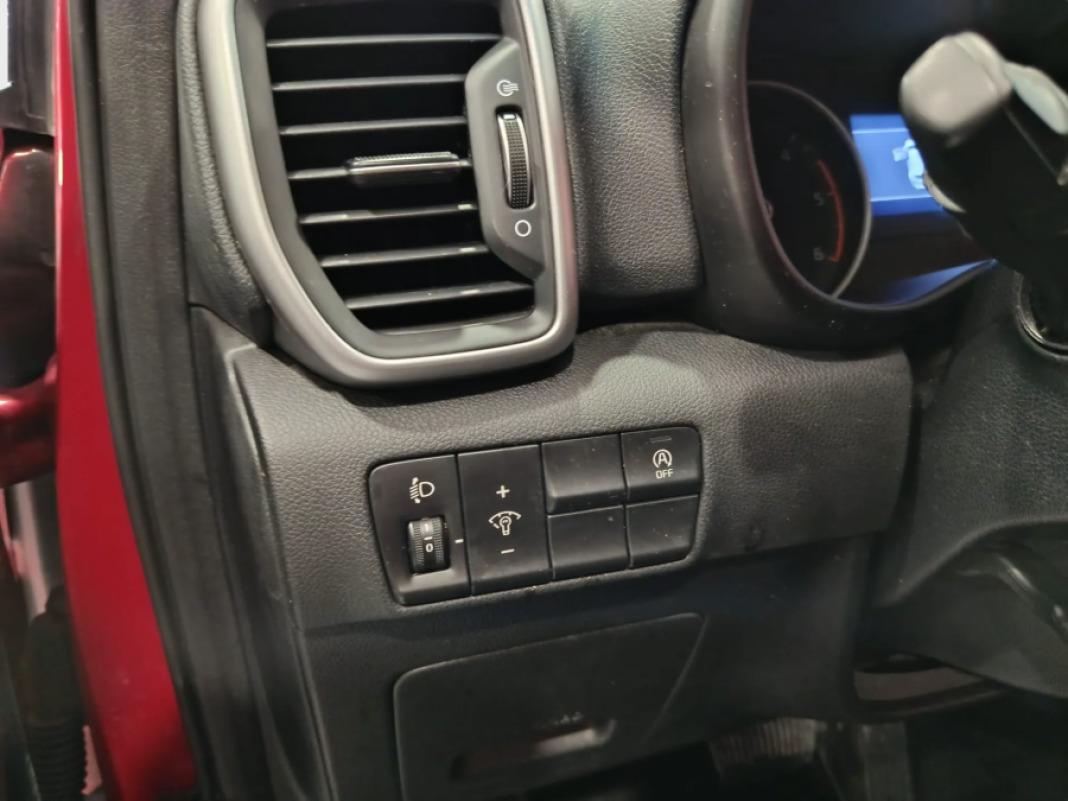 Kia Sportage 1.6 MHEV Business DCT 100kW 136CV 4X2