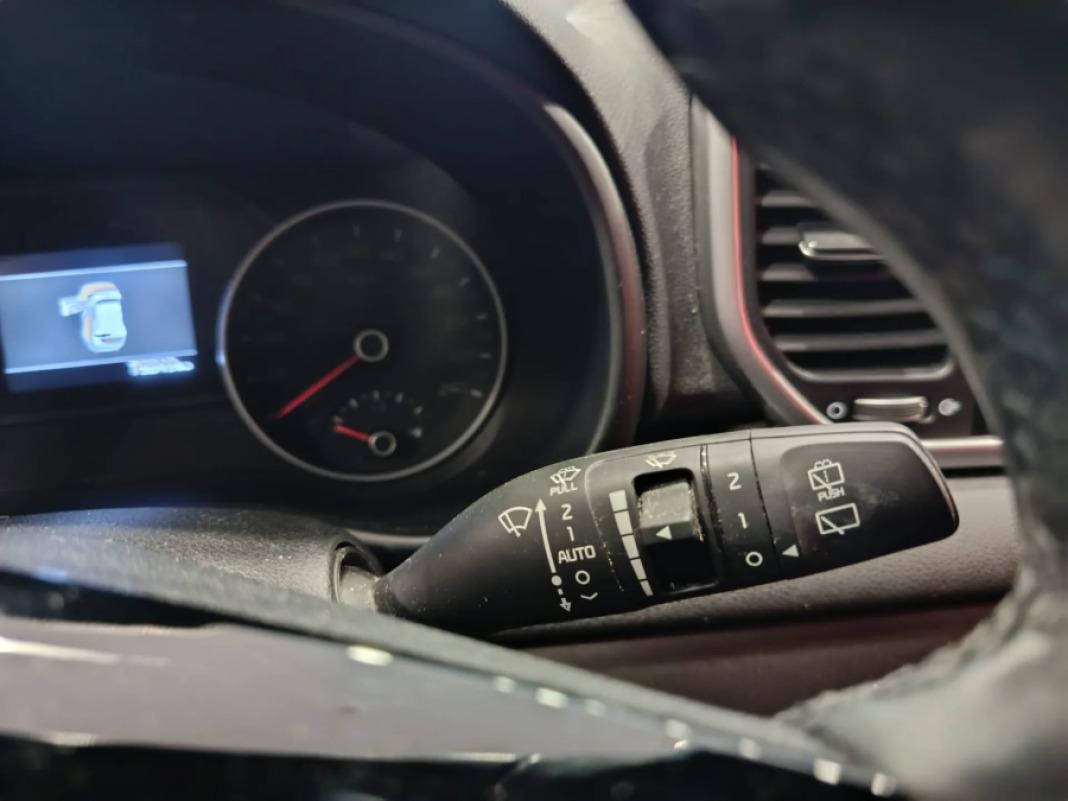 Kia Sportage 1.6 MHEV Business DCT 100kW 136CV 4X2