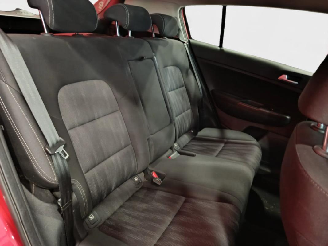 Kia Sportage 1.6 MHEV Business DCT 100kW 136CV 4X2