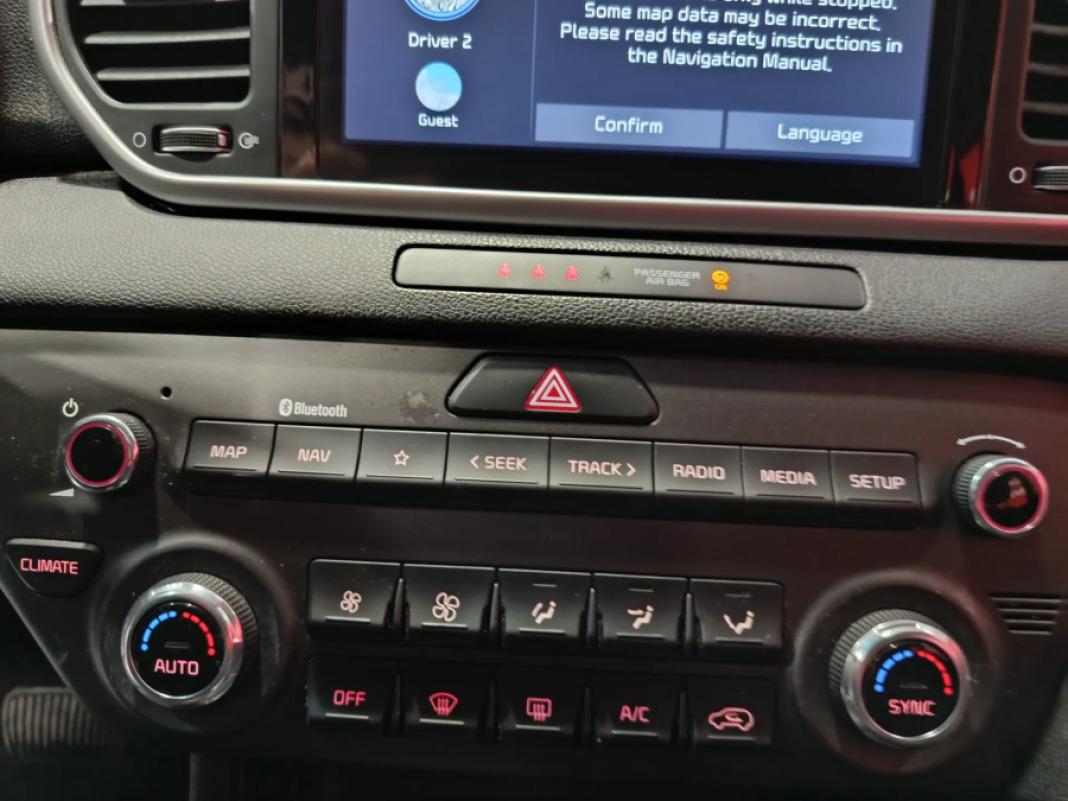 Kia Sportage 1.6 MHEV Business DCT 100kW 136CV 4X2