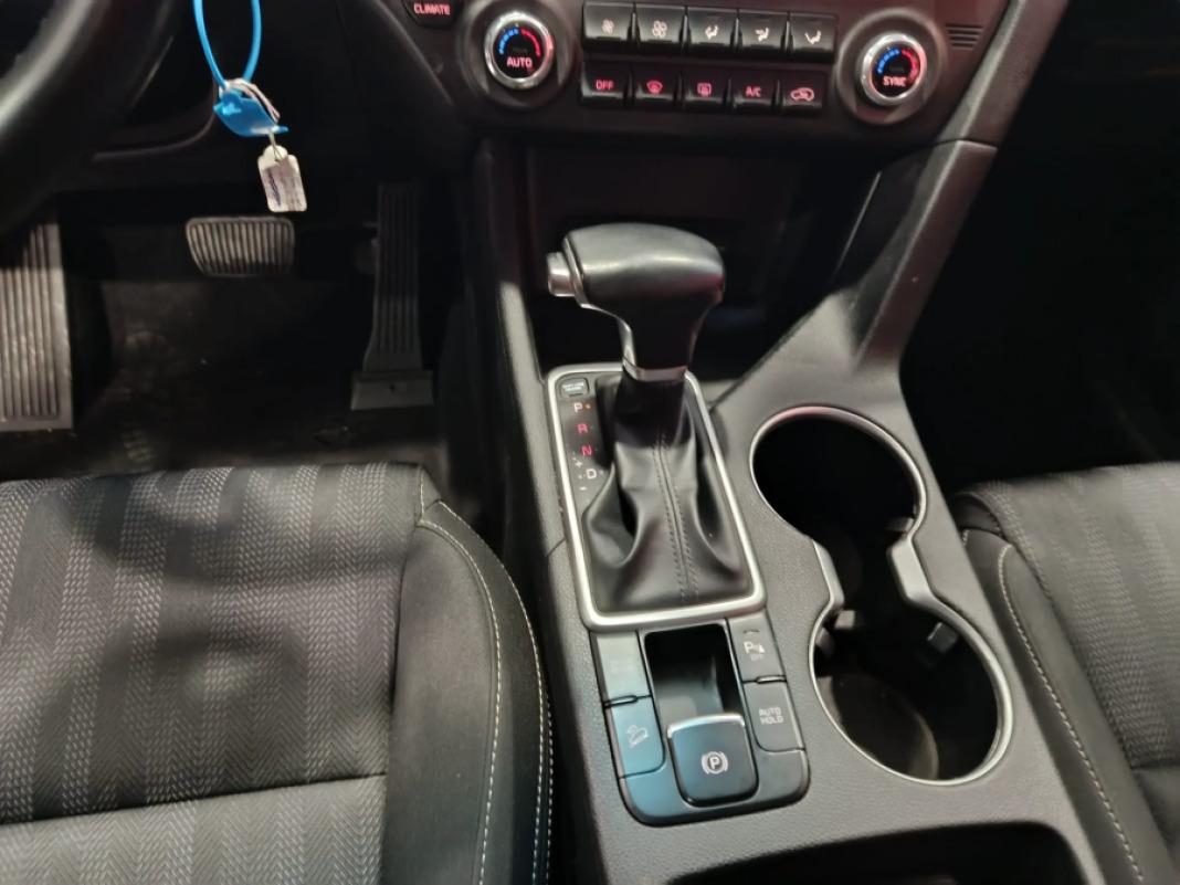 Kia Sportage 1.6 MHEV Business DCT 100kW 136CV 4X2