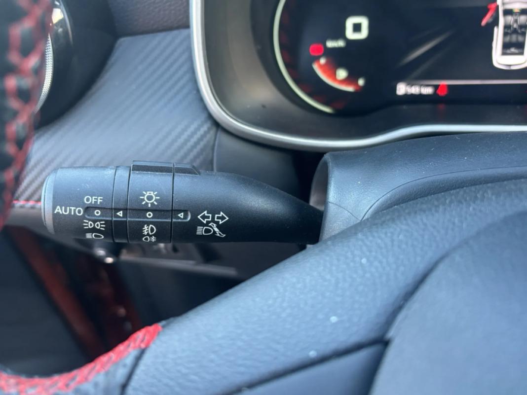 Mg Zs 1.5L MT 2WD LUX LHD 360 Camera DARK