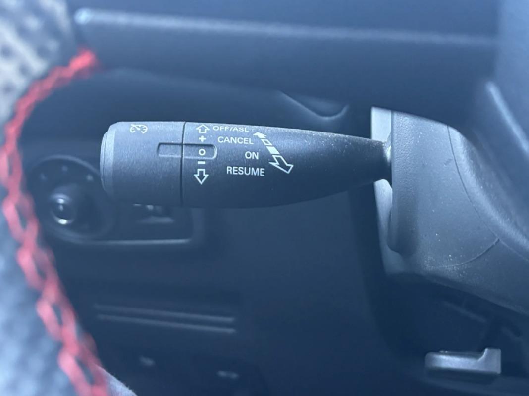 Mg Zs 1.5L MT 2WD LUX LHD 360 Camera DARK