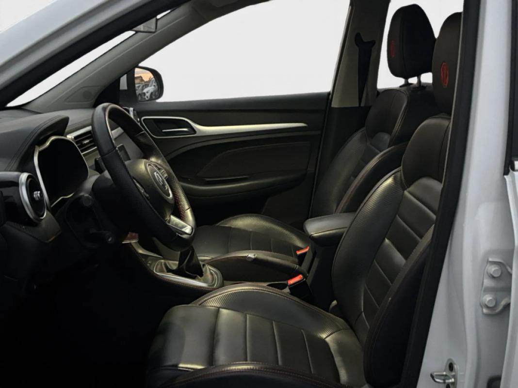 Mg Zs 1.5L MT 2WD LUX LHD 360 Camera DARK