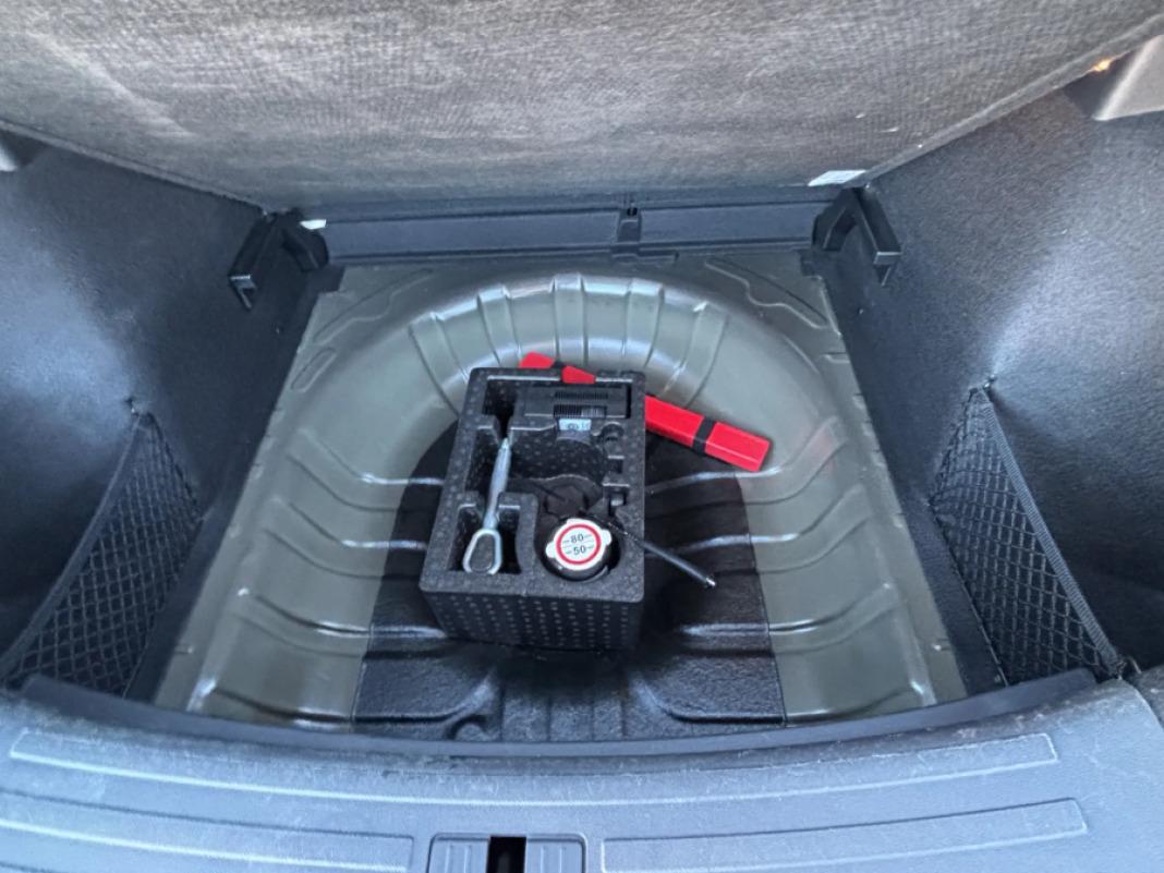 Mg Zs 1.5L MT 2WD LUX LHD 360 Camera DARK