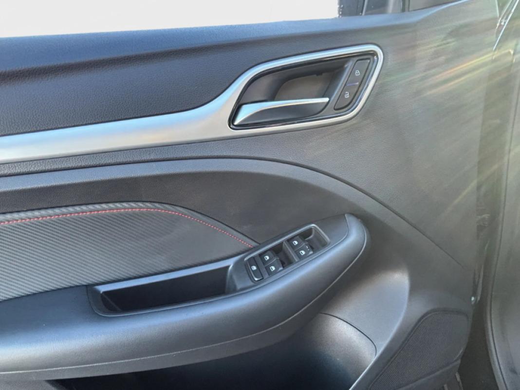 Mg Zs 1.5L MT 2WD LUX LHD 360 Camera DARK