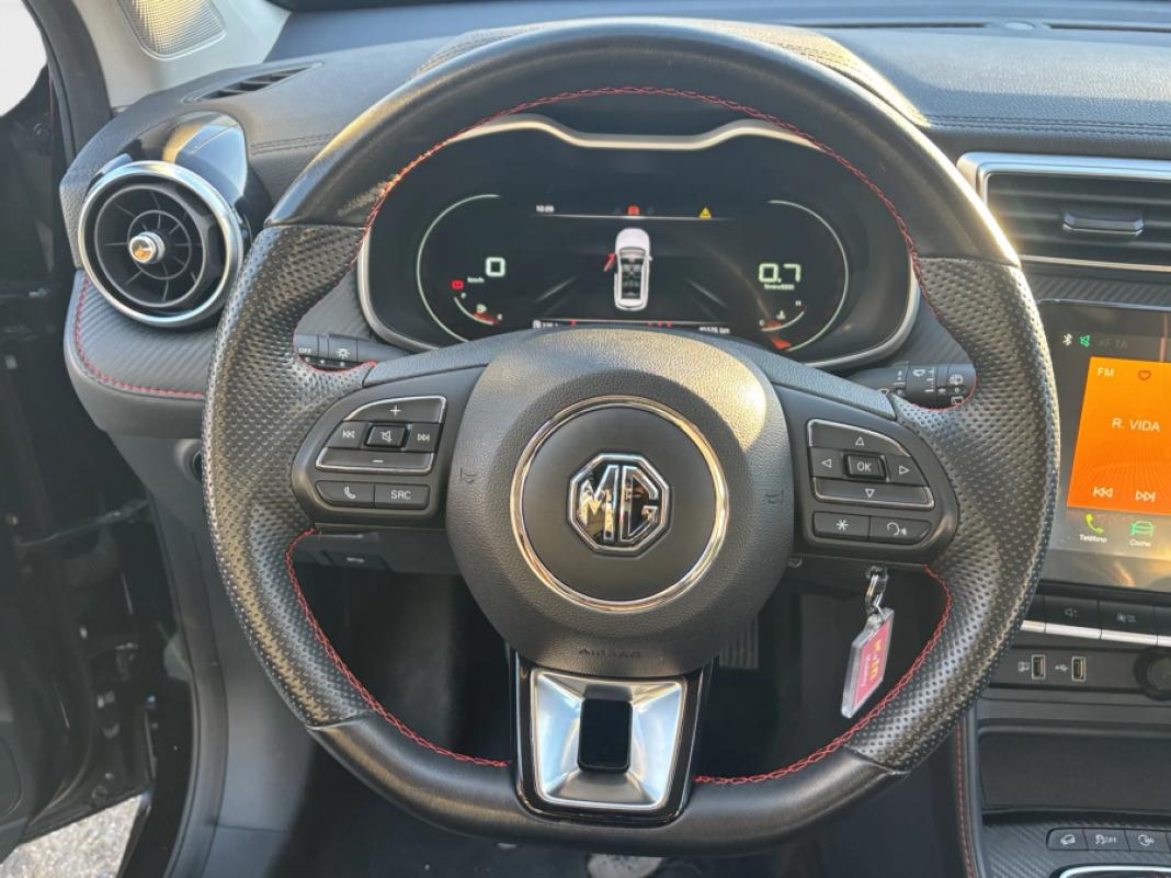 Mg Zs 1.5L MT 2WD LUX LHD 360 Camera DARK