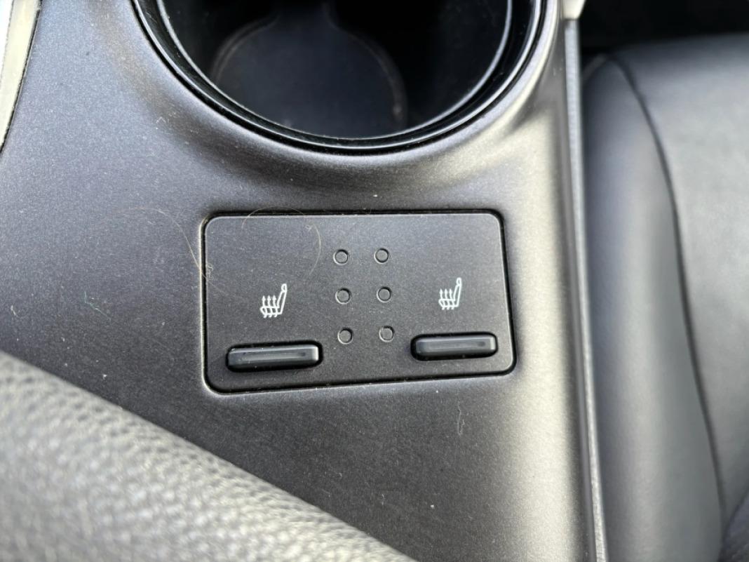 TOYOTA Camry 2.5 220H Advance