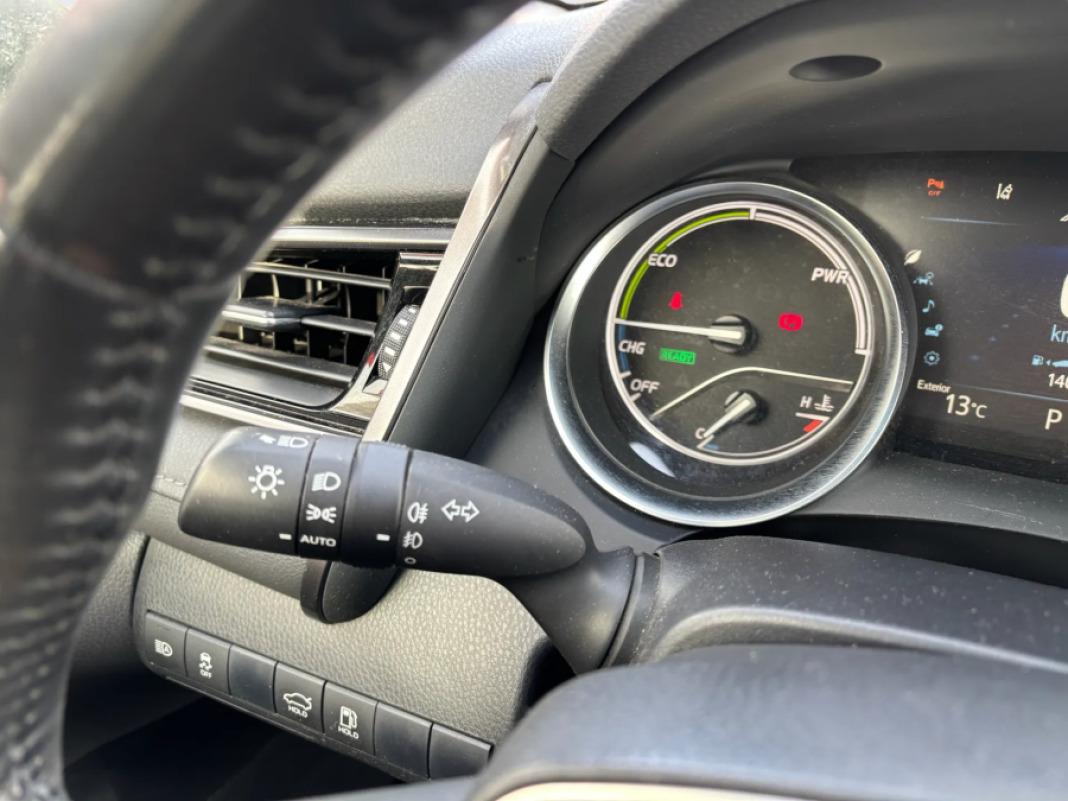 TOYOTA Camry 2.5 220H Advance