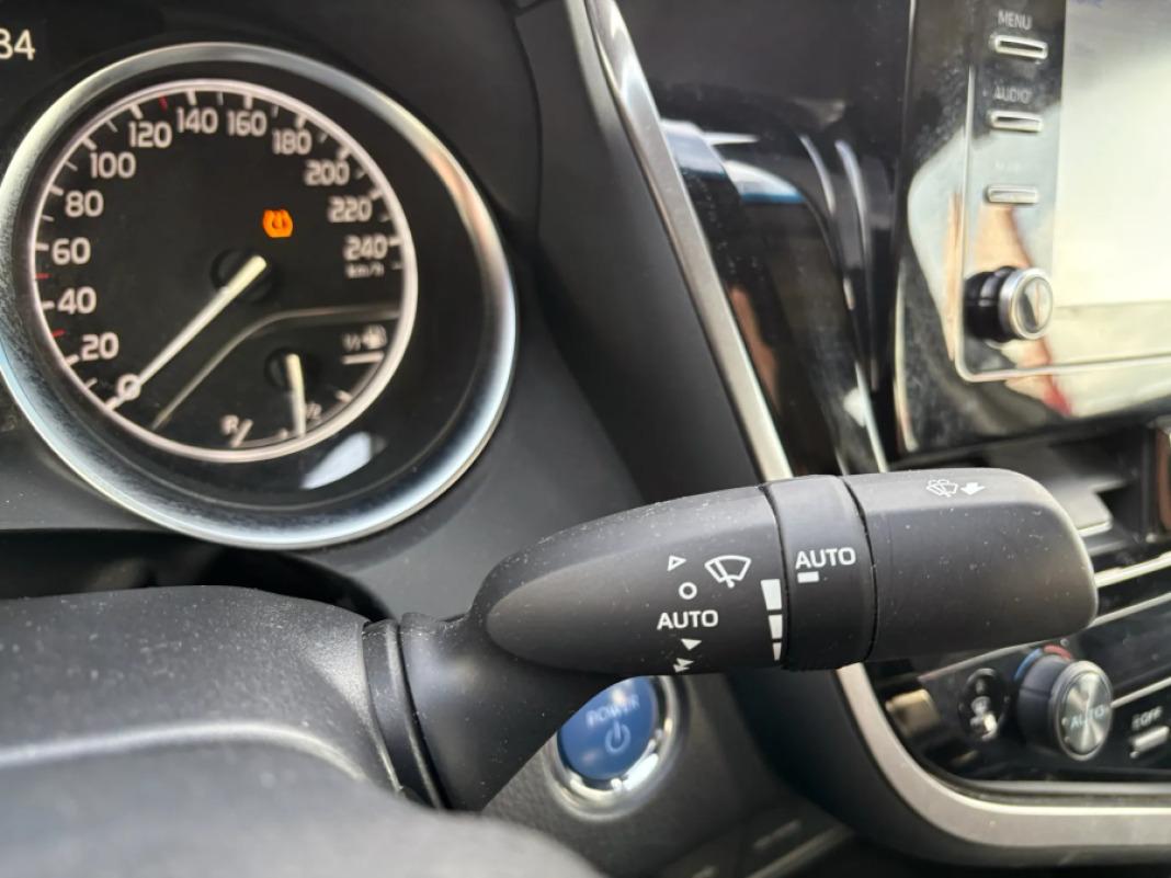 TOYOTA Camry 2.5 220H Advance