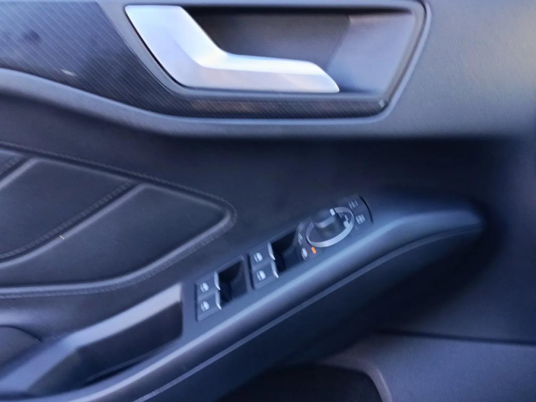 Ford Focus 1.0 Ecoboost MHEV 92kW STLine Auto