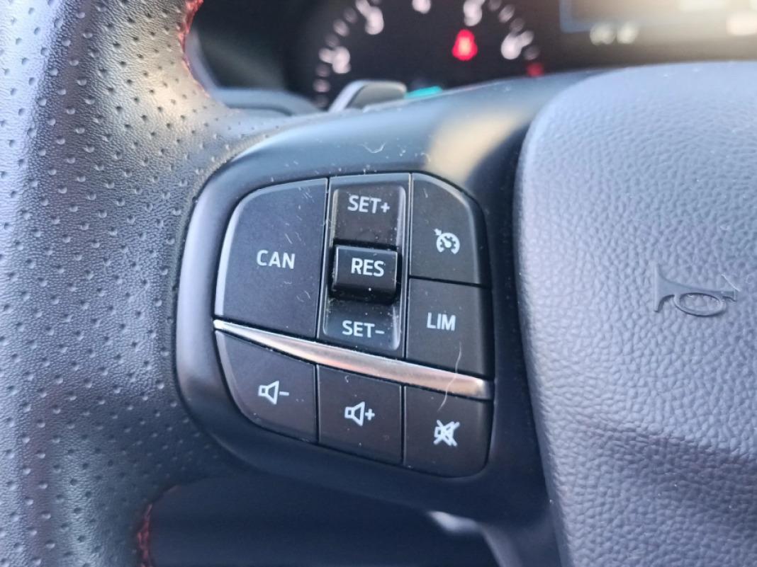 Ford Focus 1.0 Ecoboost MHEV 92kW STLine Auto