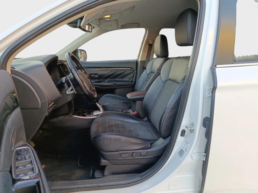 Mitsubishi Outlander 2.4 PHEV Kaiteki Auto 4WD