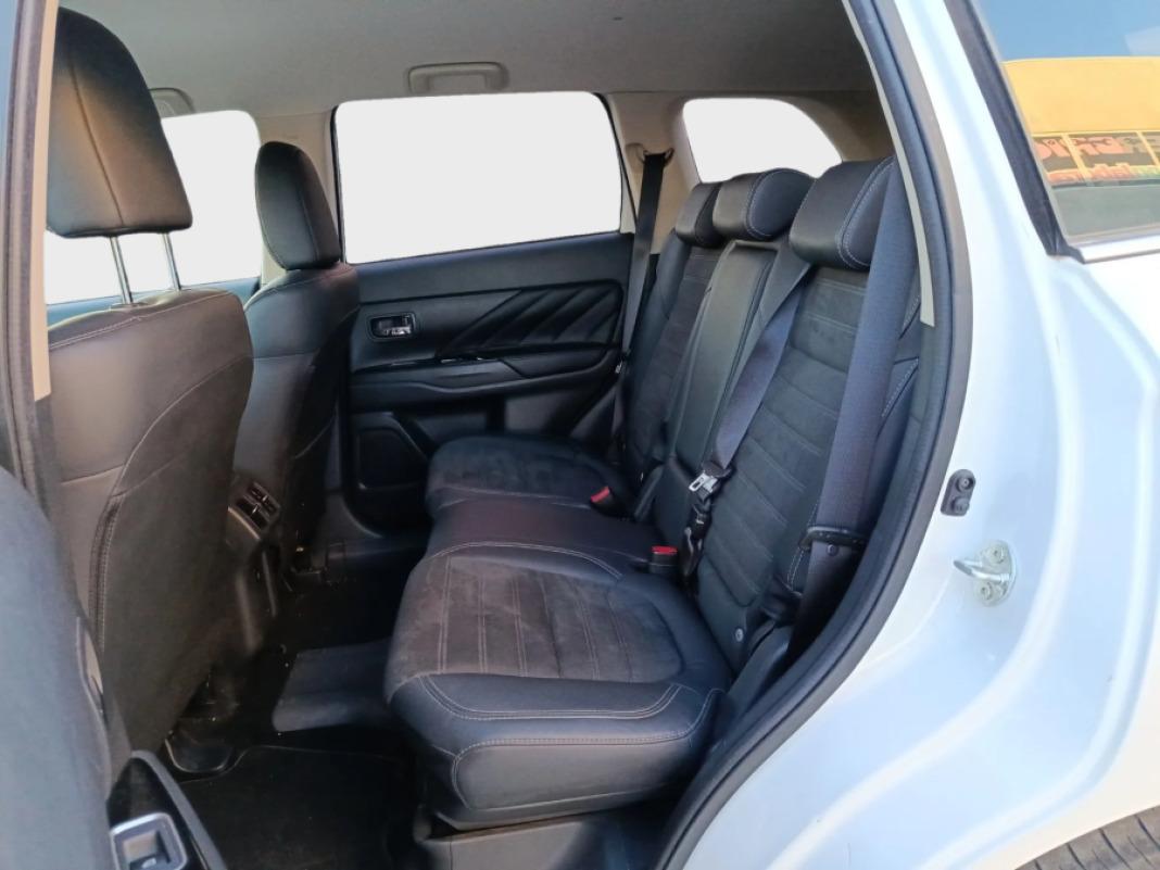 Mitsubishi Outlander 2.4 PHEV Kaiteki Auto 4WD