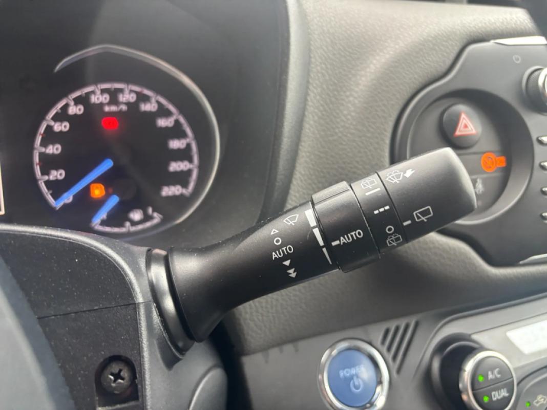 TOYOTA Yaris 1.5 100H Active Tech