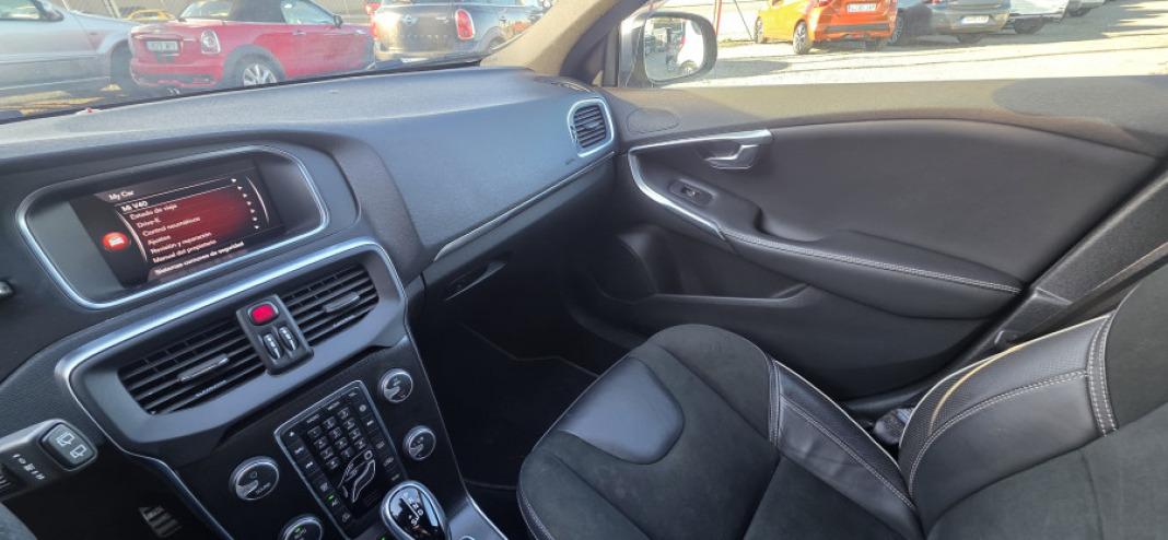 Volvo V40 Cross Country 1.5 T3 Plus Auto