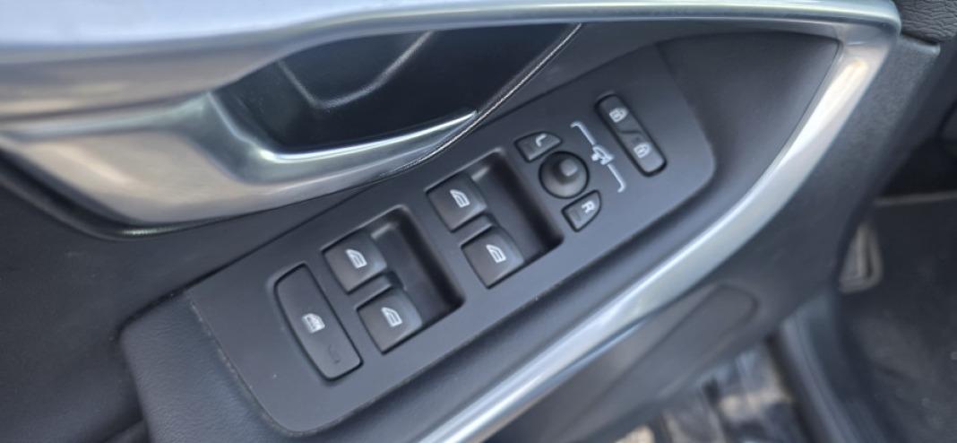 Volvo V40 Cross Country 1.5 T3 Plus Auto