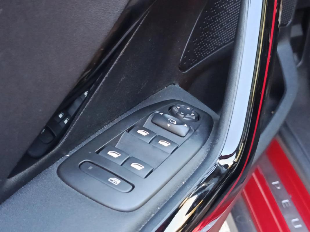 Peugeot 2008 GT Line 1.2 PureTech 96KW 130CV