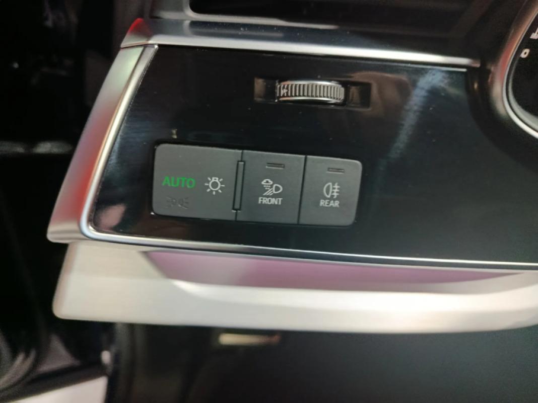 AUDI Q8 S line 45 TDI 170kW quattro tiptronic