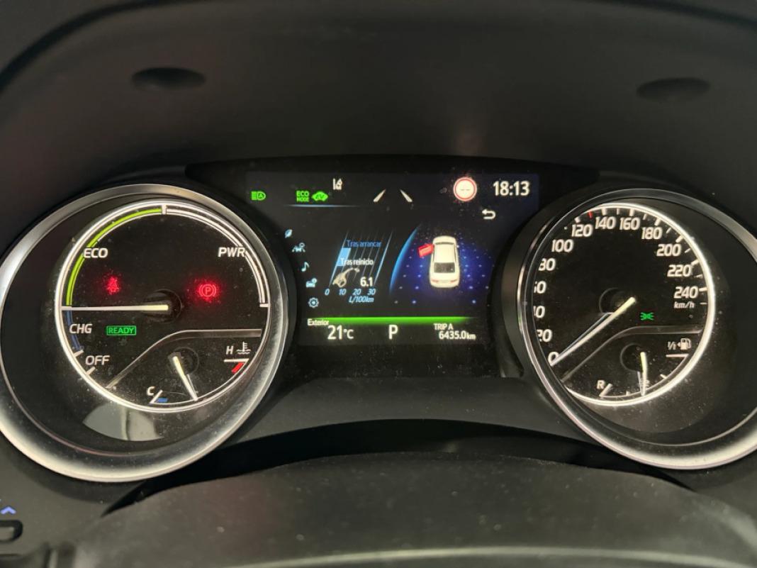 TOYOTA Camry 2.5 220H Advance