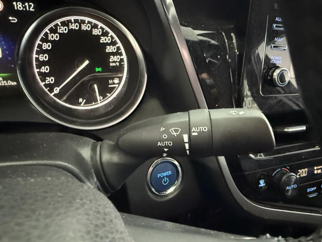 TOYOTA Camry 2.5 220H Advance