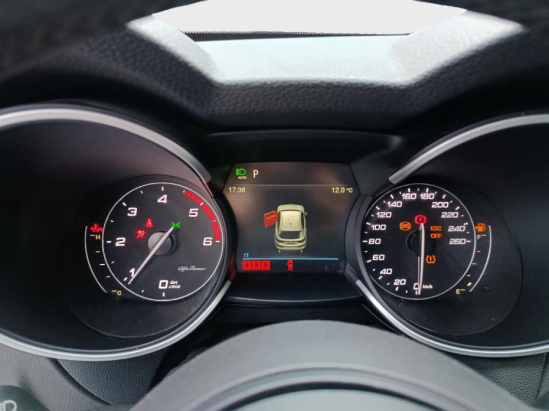 Alfa romeo Stelvio 2.2 Diesel 140kW 190CV Sprint RWD2.2 Diesel 140kW 190CV Spri