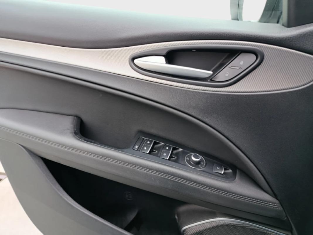 Alfa romeo Stelvio 2.2 Diesel 140kW 190CV Sprint RWD2.2 Diesel 140kW 190CV Spri